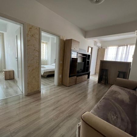 Cozy 3 Bedroom Apartments In Centre Of Iasi Palas Mall Exterior photo